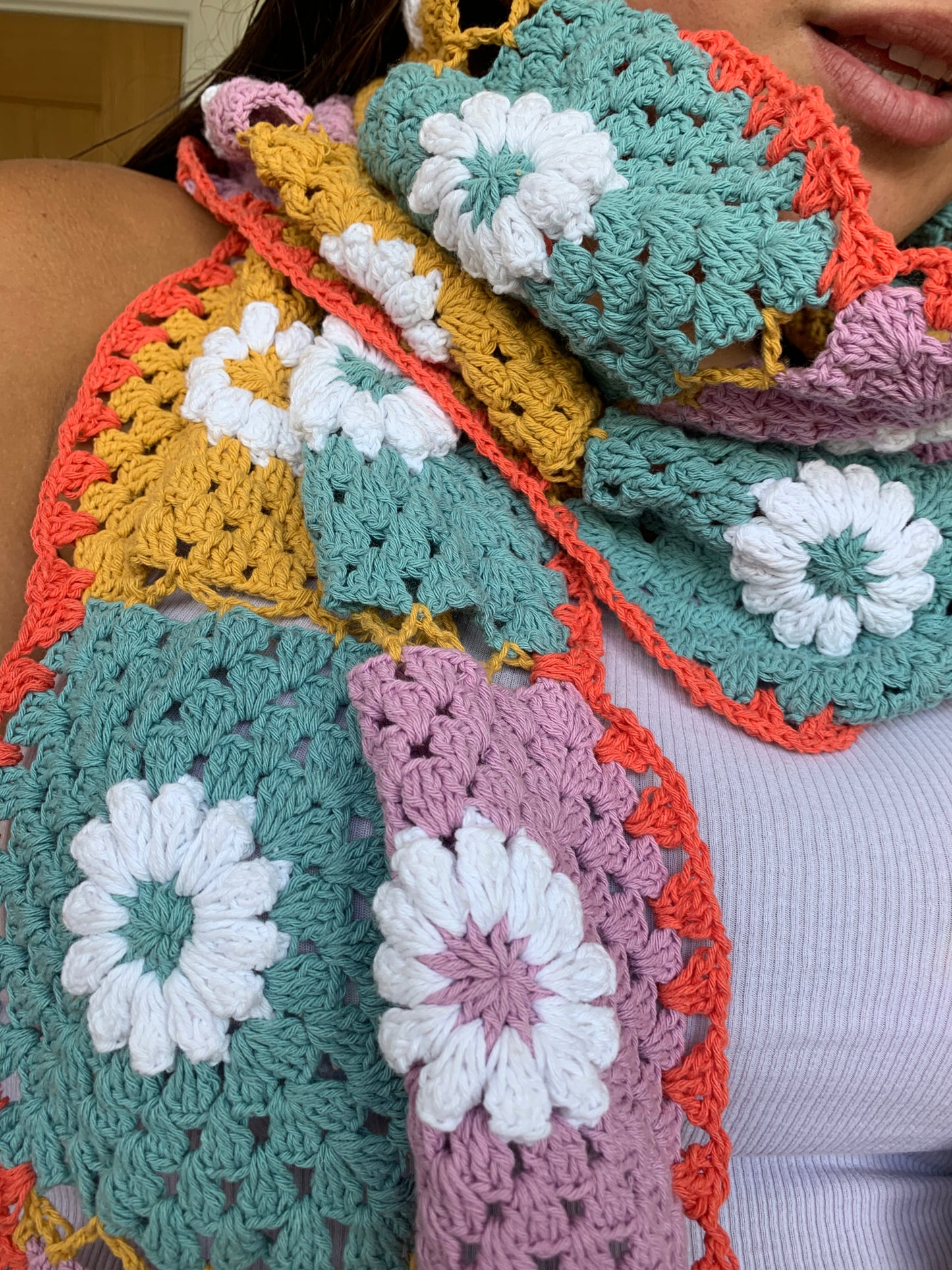 Multicoloured Paste Floral scarf with tassels