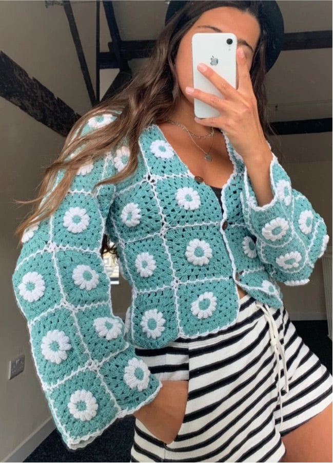LAZY DAiSY Cardigan in Blue